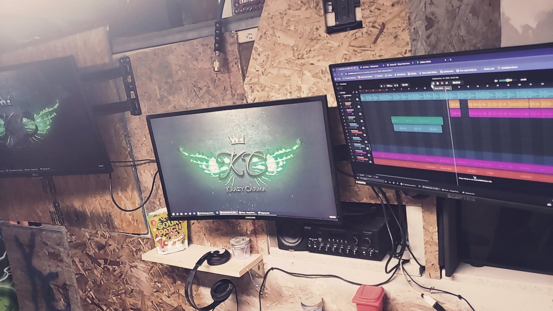 3 monitors to help with workflow